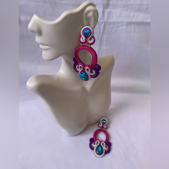 Elegant Multicolor Statement Earrings - Picture 1 of 3